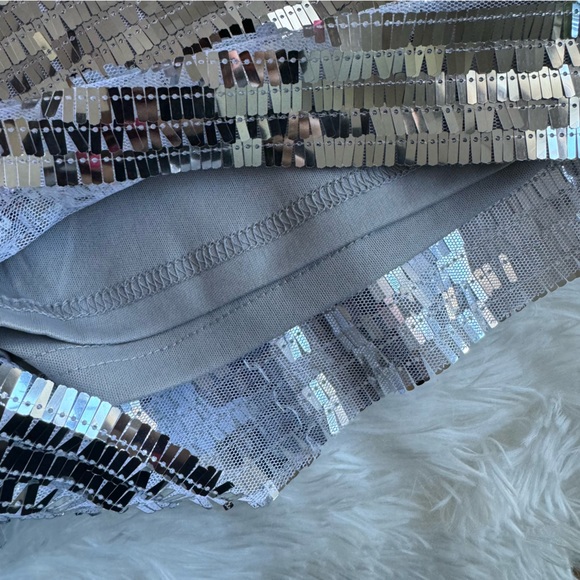 BlueB. Embellished High Rise Silver Shorts NWT Size L. - Picture 5 of 5